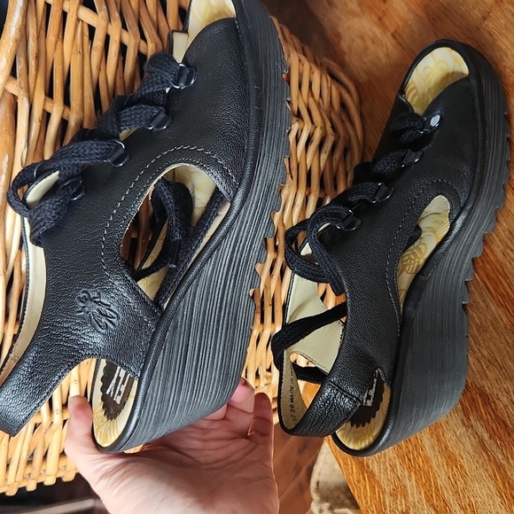 FLY London Mousse Black Lace Up Platform Wedge Sz 39 US 8‎ - Picture 8 of 14